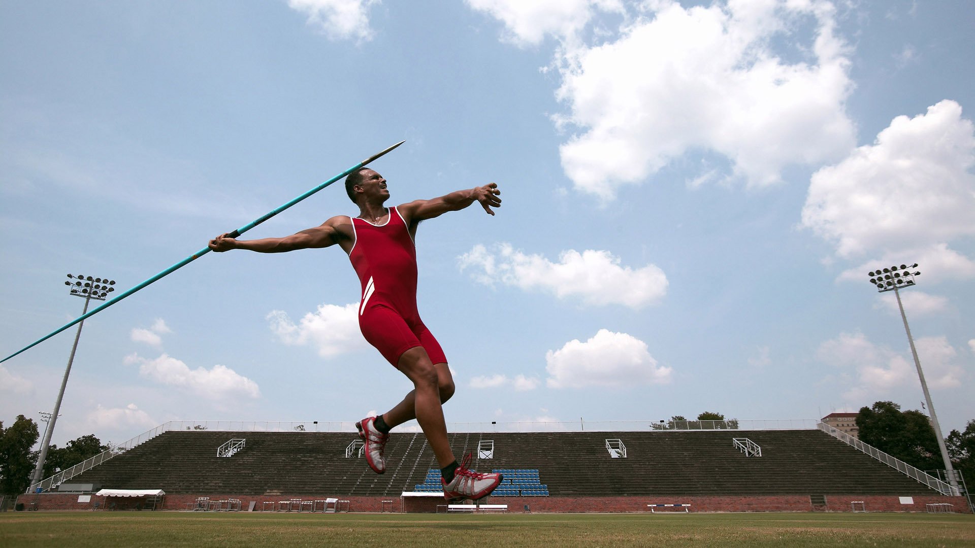 高尔夫名人赛：欧洲老将再次夺冠，风采依旧！，高尔夫世界名将